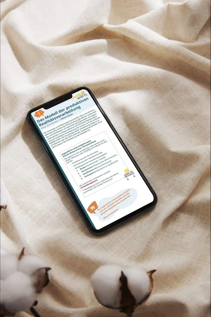 Eine SMARTwärts-Lernkarte als PDF auf dem Smartphone